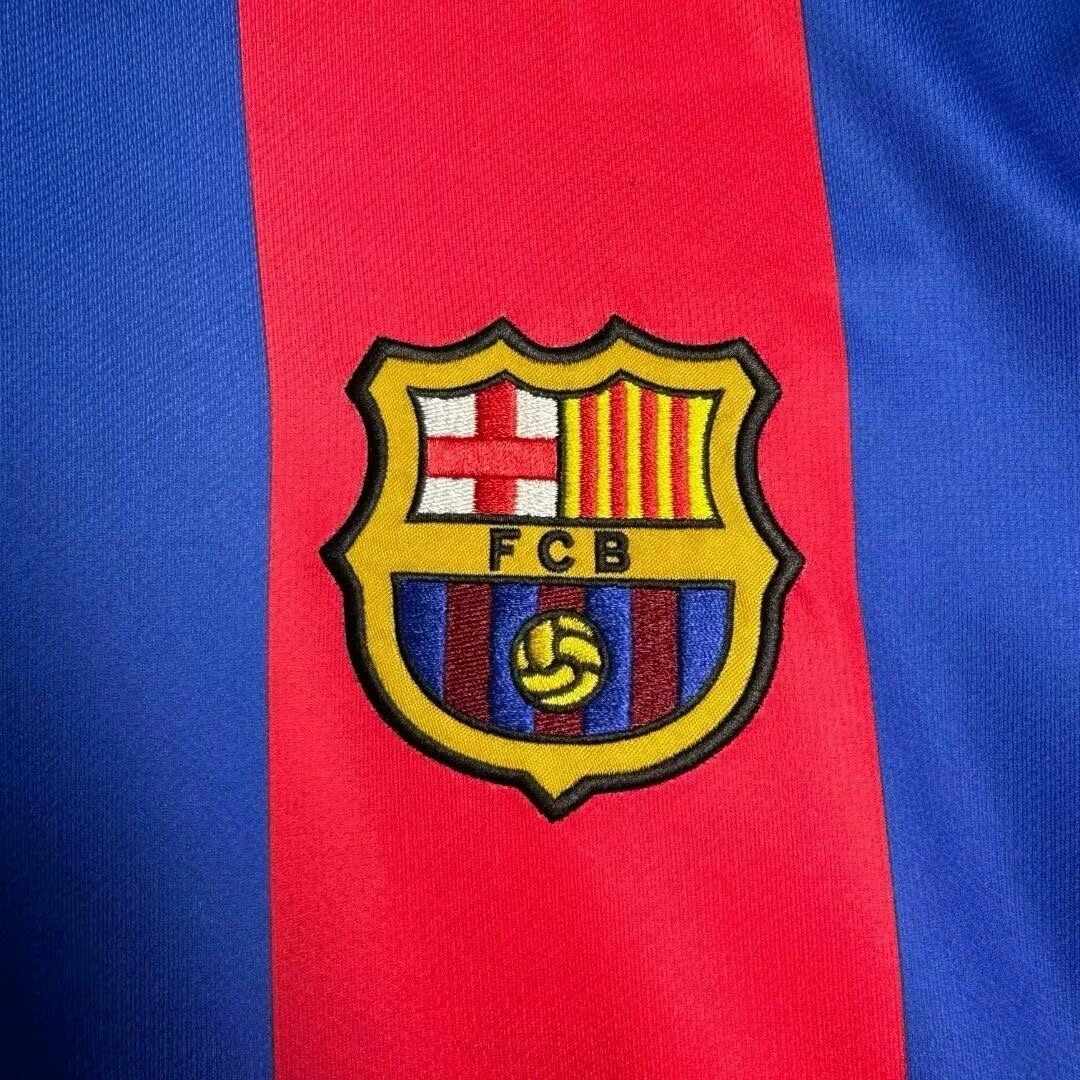 04-05 Barcelona Ronaldinho #10 UCL Final Retro Jersey Home