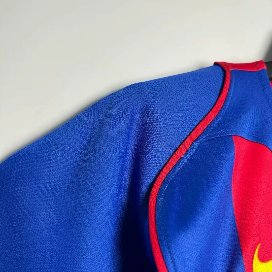 04-05 Barcelona Ronaldinho #10 UCL Final Retro Jersey Home
